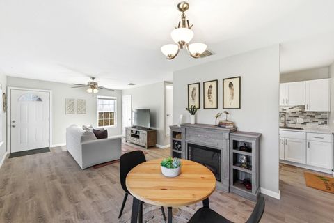 Photo of 4615 Munson ST, Austin, TX 78721 (MLS # 1501721)