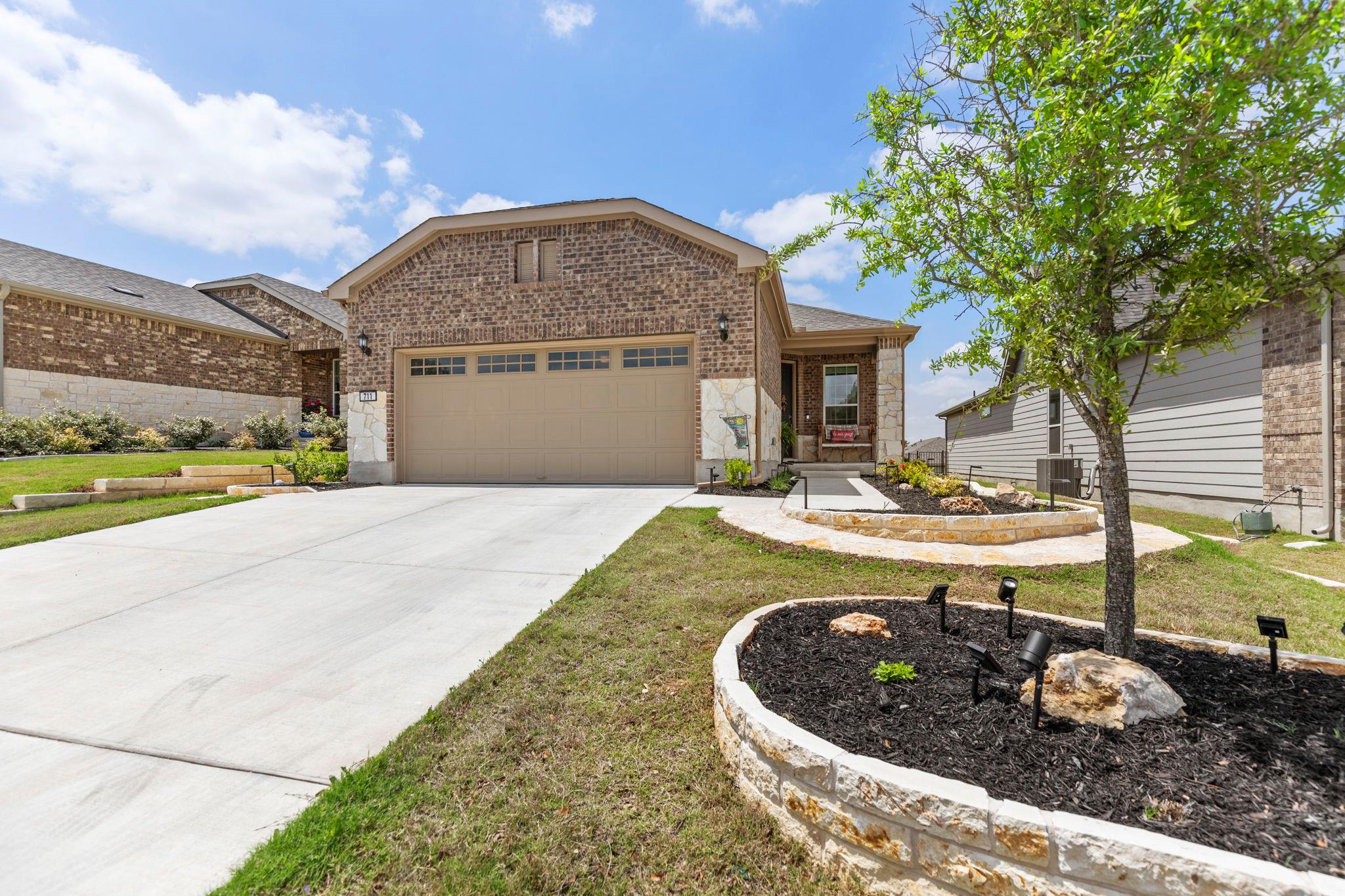 711 Livewater LN