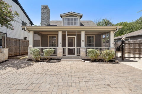 Photo of 1011 E 38th 1/2 ST, Austin, TX 78751 (MLS # 4074779)