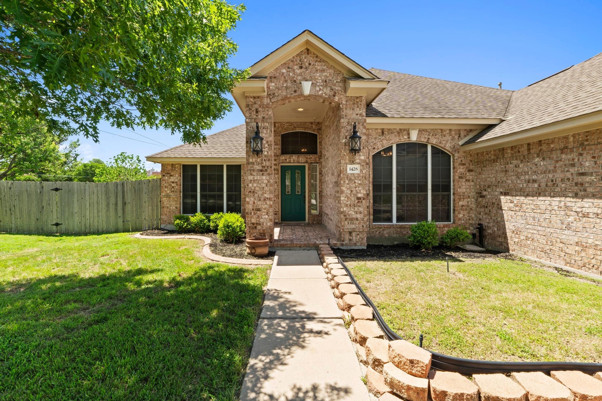 1428 Windcrest DR