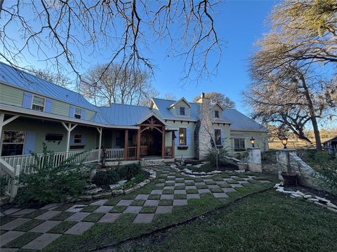 A home in La Grange