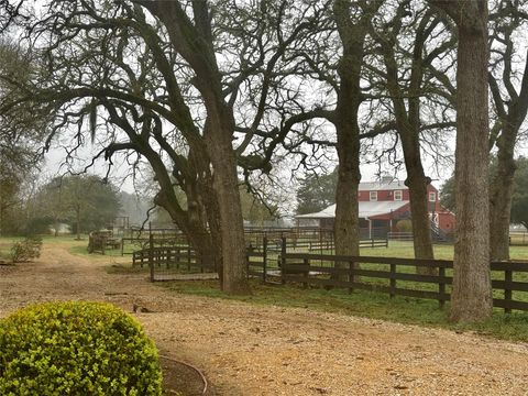 A home in La Grange