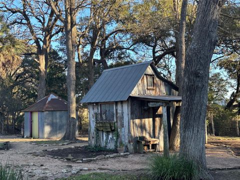 A home in La Grange