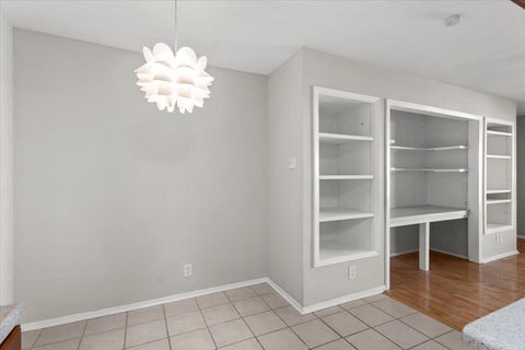 Tiny photo for 910 Duncan LN #57, Austin, TX 78705 (MLS # 2710815)