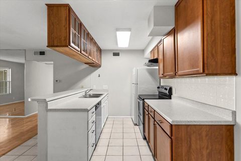 Tiny photo for 910 Duncan LN #57, Austin, TX 78705 (MLS # 2710815)