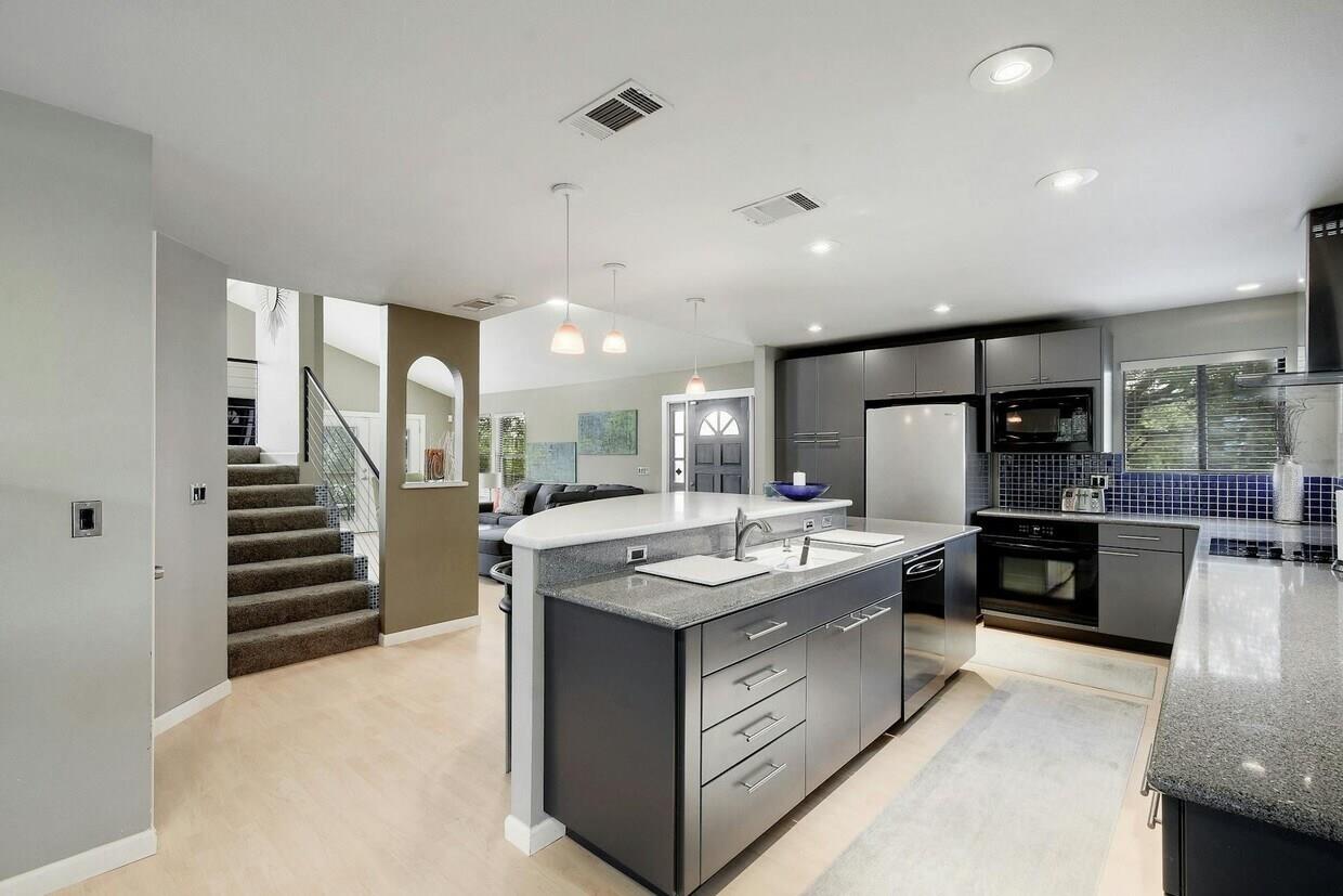 21201 Kathy LN