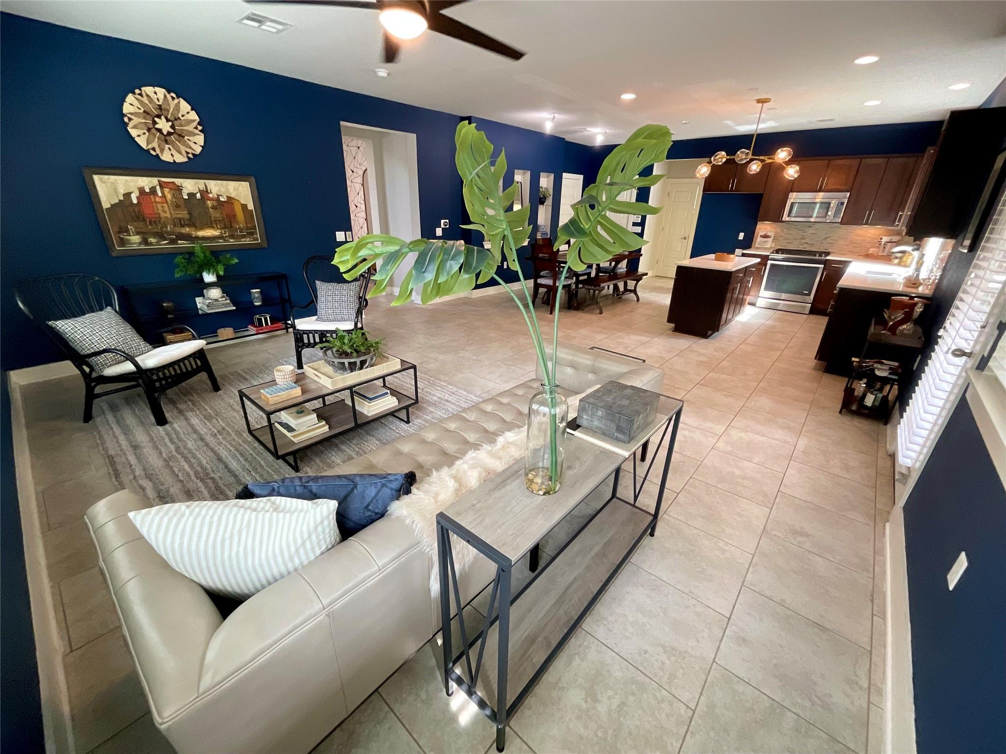 Austin, Texas 78725, United States, 3 Bedrooms Bedrooms, ,3 BathroomsBathrooms,Residential,Pending,38448