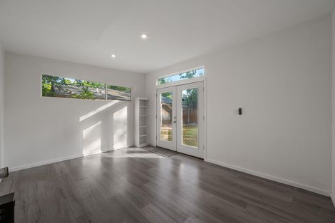 Tiny photo for 3203 Dolphin DR, Austin, TX 78704 (MLS # 4884645)