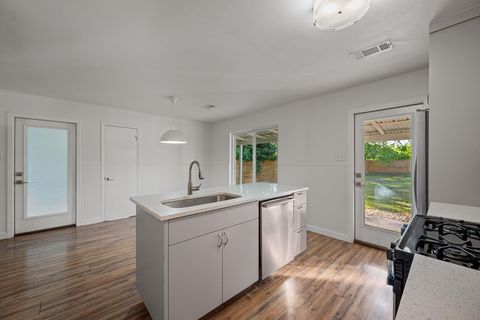 Tiny photo for 3203 Dolphin DR, Austin, TX 78704 (MLS # 4884645)