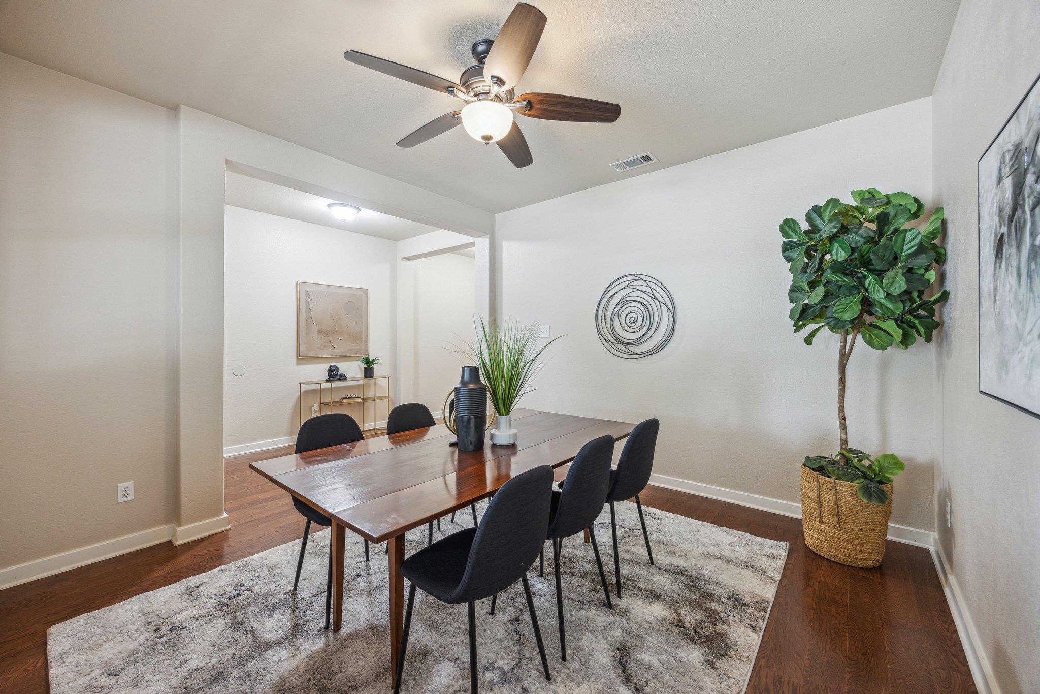 323 S Rosemary HOLW