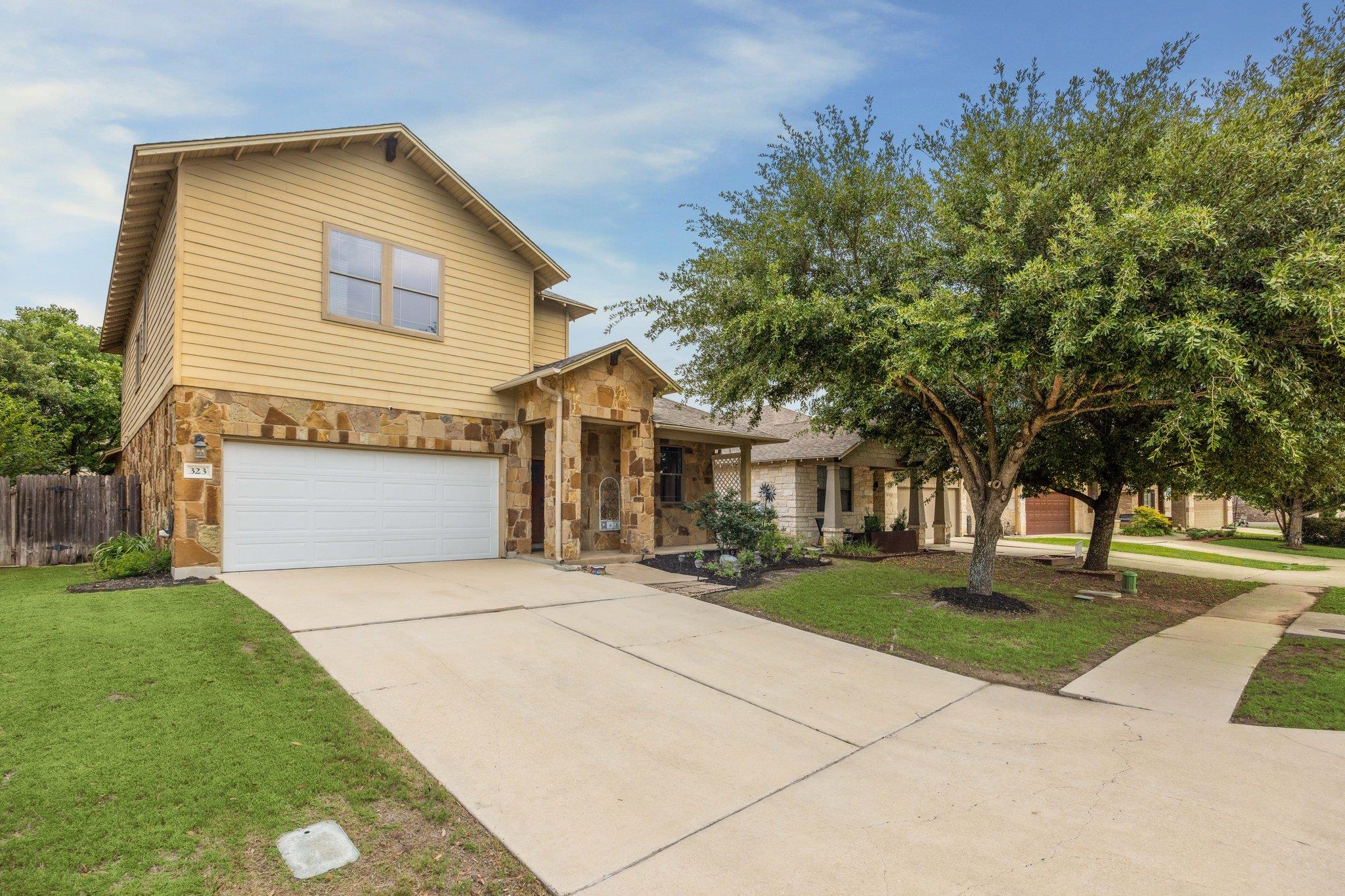 323 S Rosemary HOLW