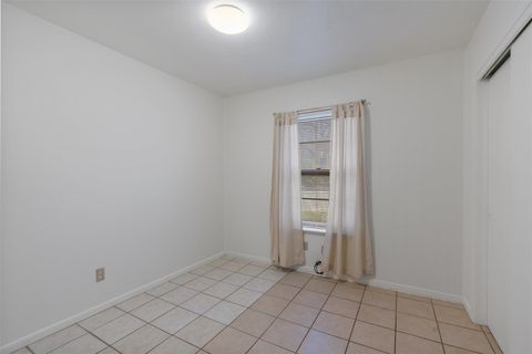 Tiny photo for 1000 S Center ST, Austin, TX 78704 (MLS # 9193820)