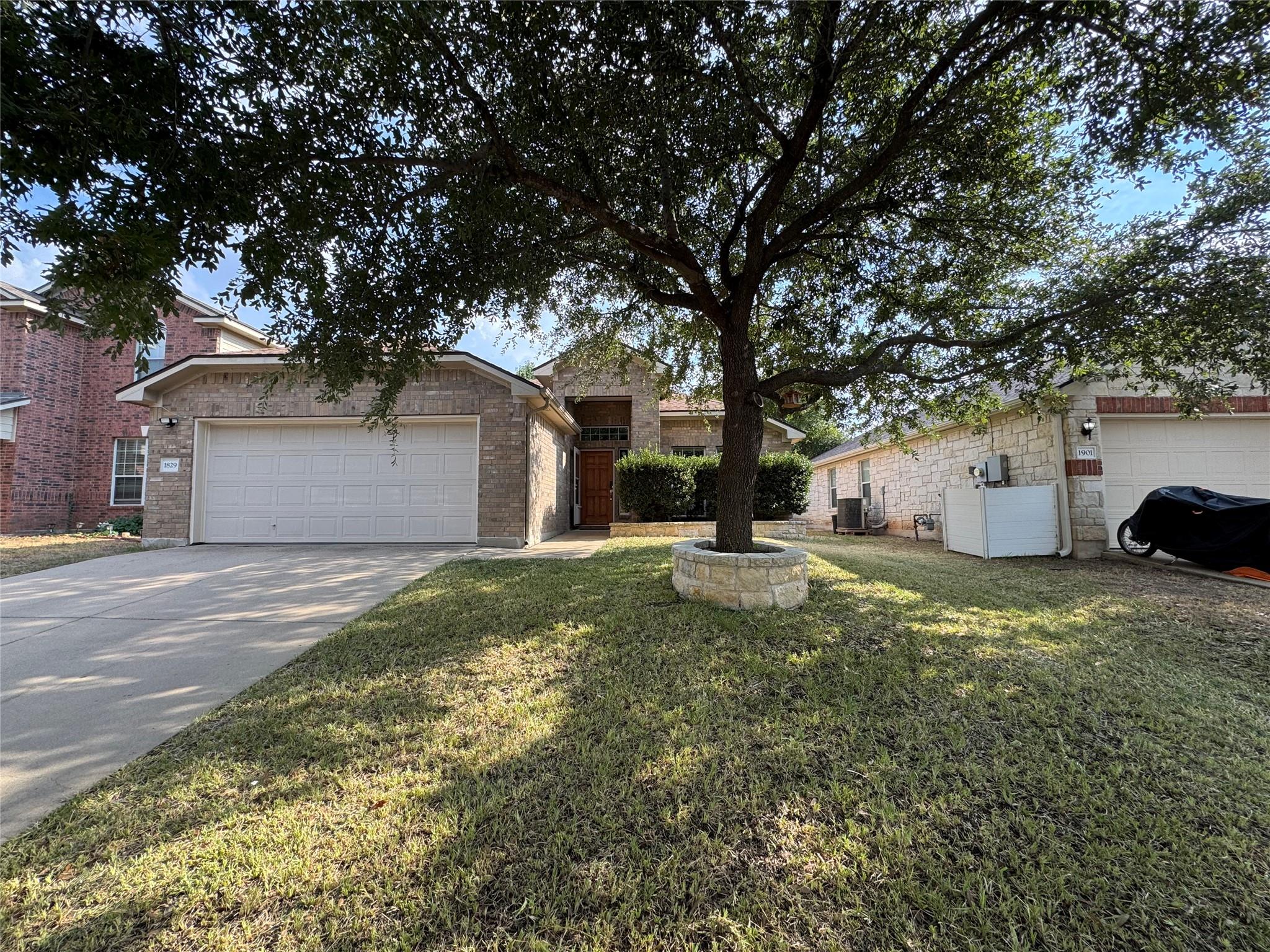 1829 Rachel LN