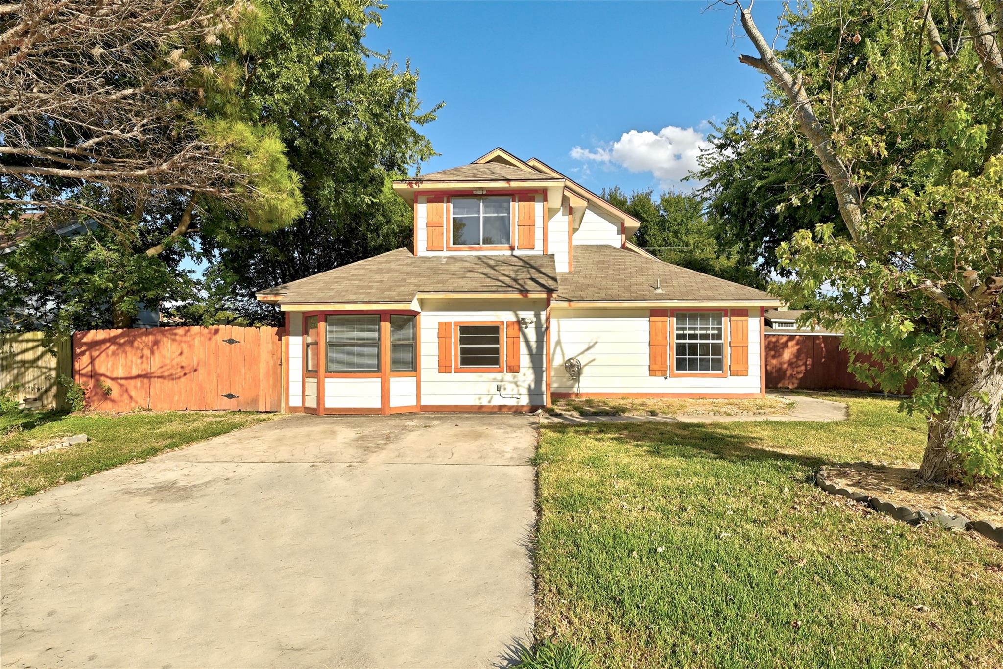 2116 Caprice DR
