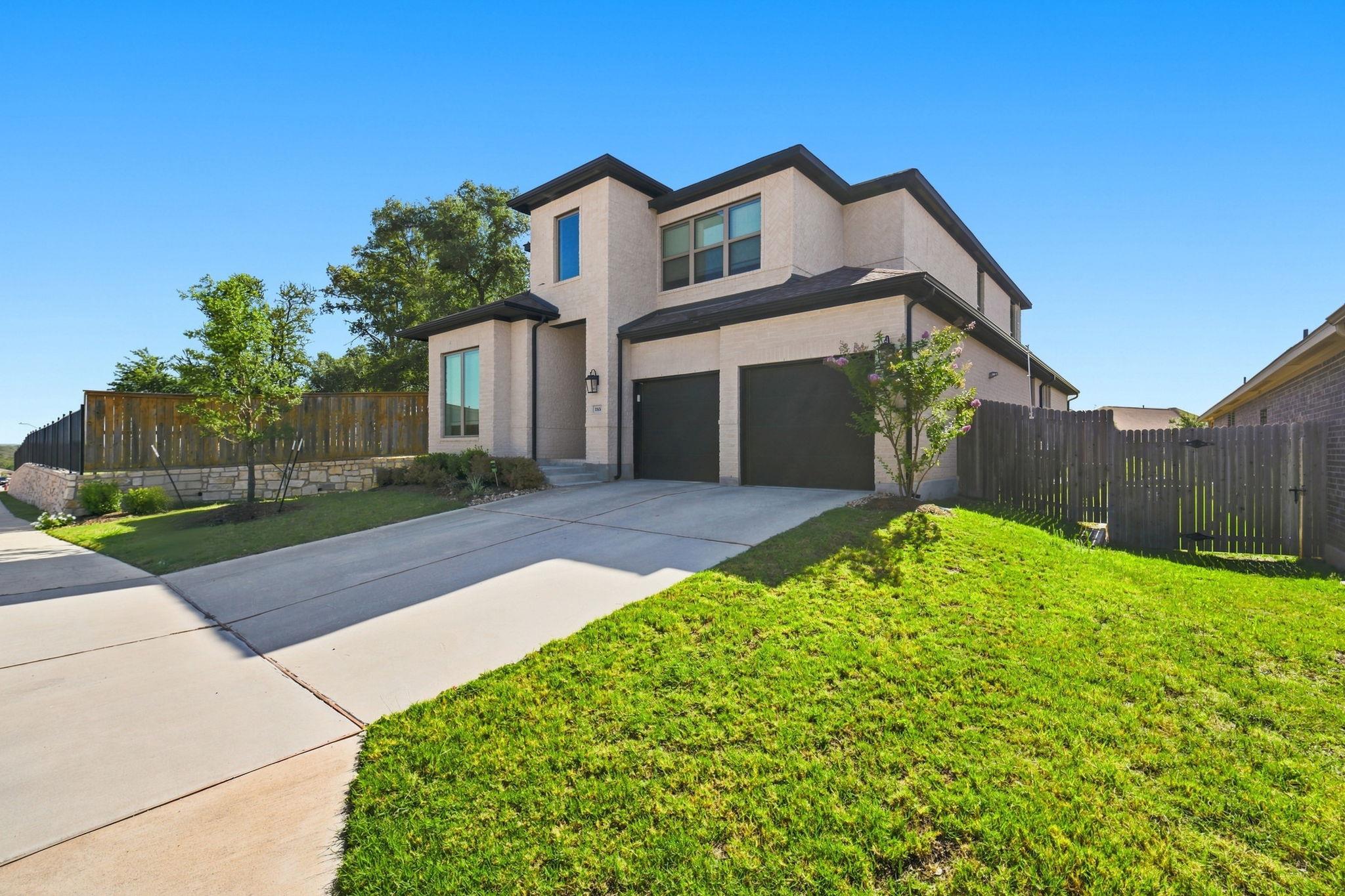 186 Cyrus Milton DR