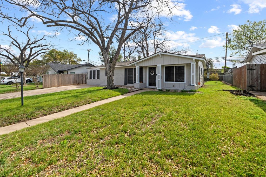 Photo of 8501 Kromer ST, Austin, TX 78757 (MLS # 8222143)