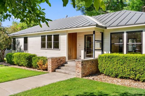 Photo of 1402 Hutto RD, Georgetown, TX 78626 (MLS # 3774754)