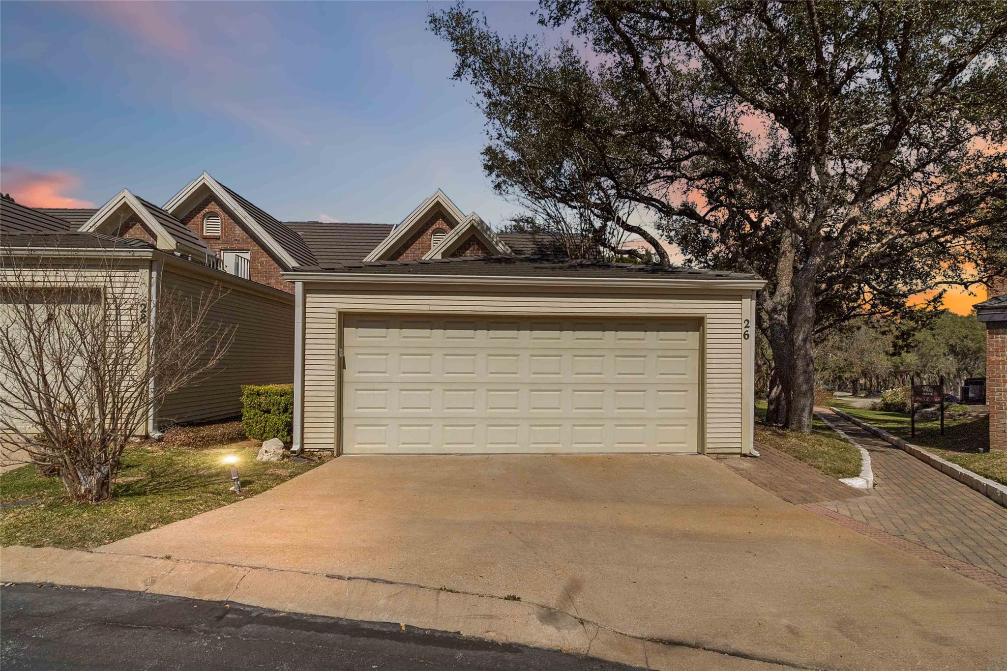 28 Tournament WAY F-26