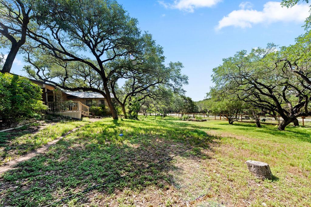200 W Meadow LN