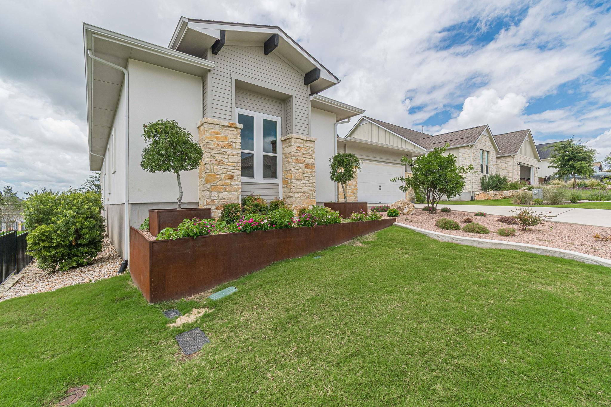 113 Waving Muhly DR