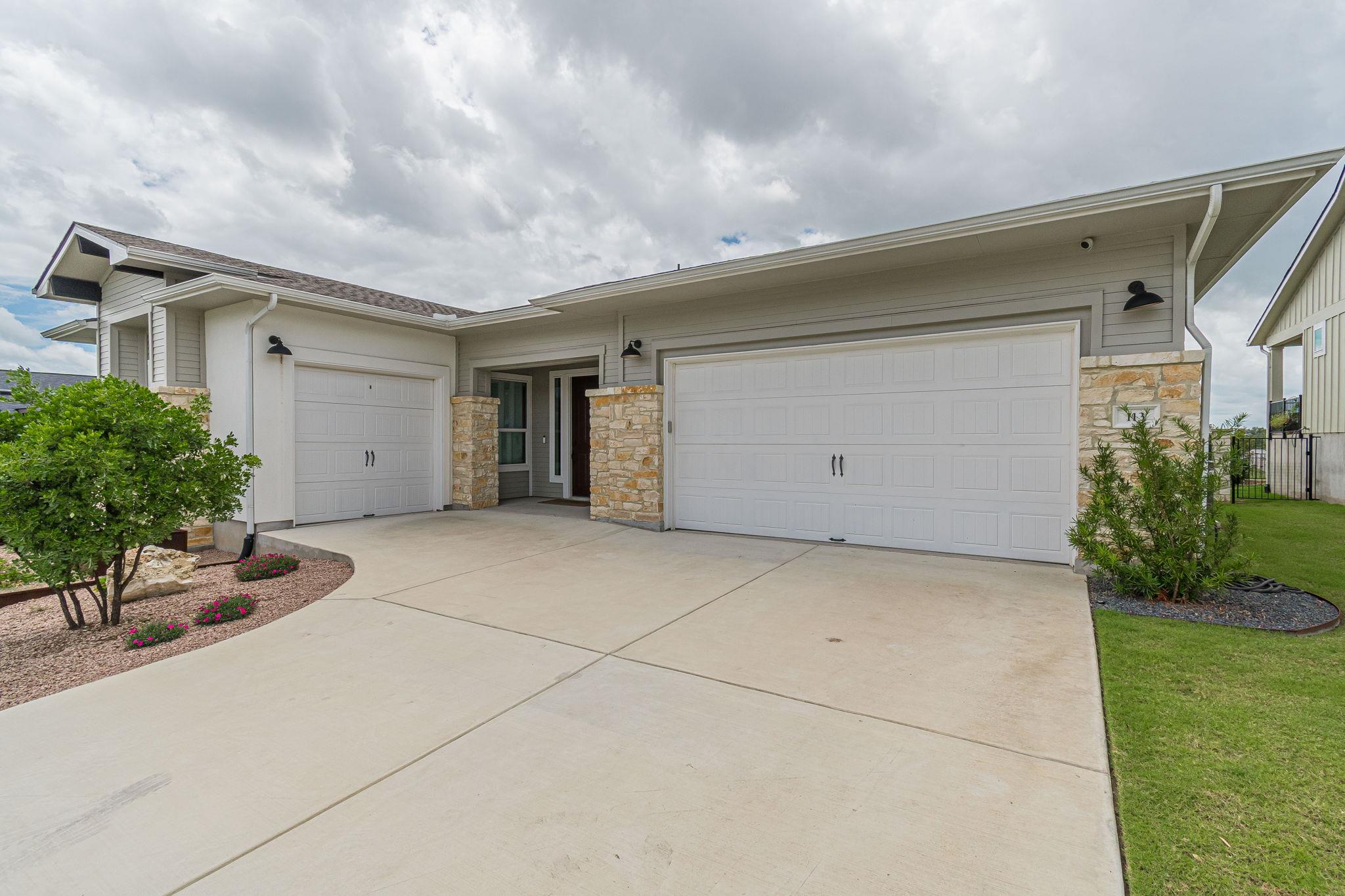 113 Waving Muhly DR