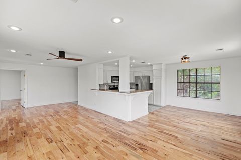 Tiny photo for 5100 Country Club DR, Lago Vista, TX 78645 (MLS # 1144827)