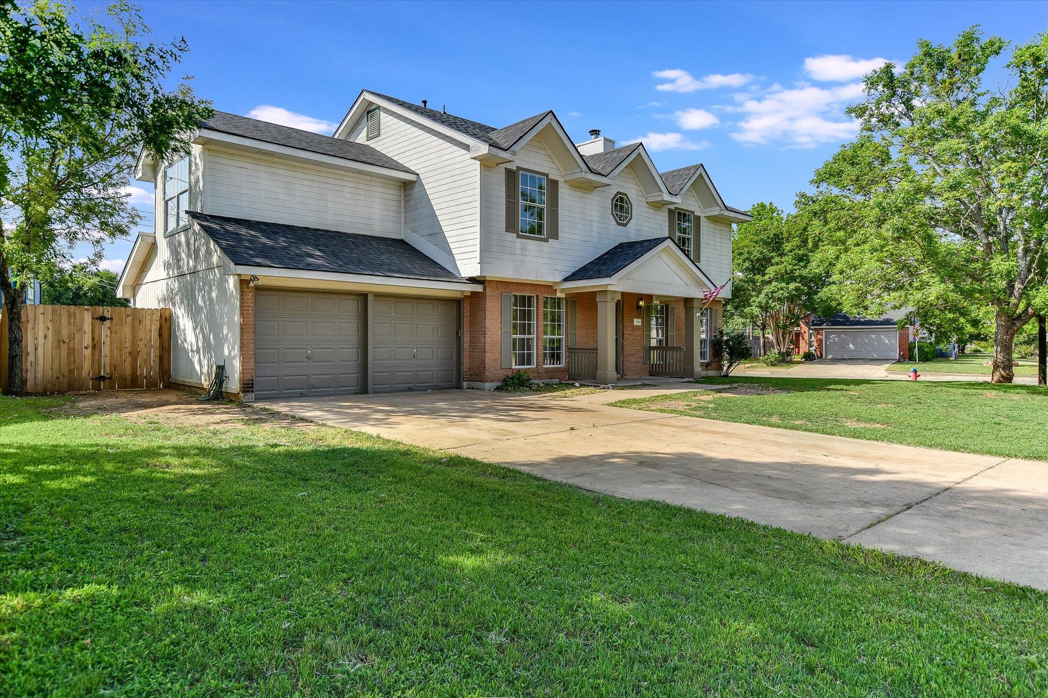 1905 Hollow Tree BLVD