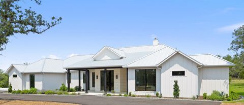 172 Crooked Creek CT Johnson City TX 78636