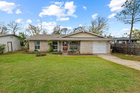 Photo of 5103 Stone Gate DR, Austin, TX 78721 (MLS # 9147423)