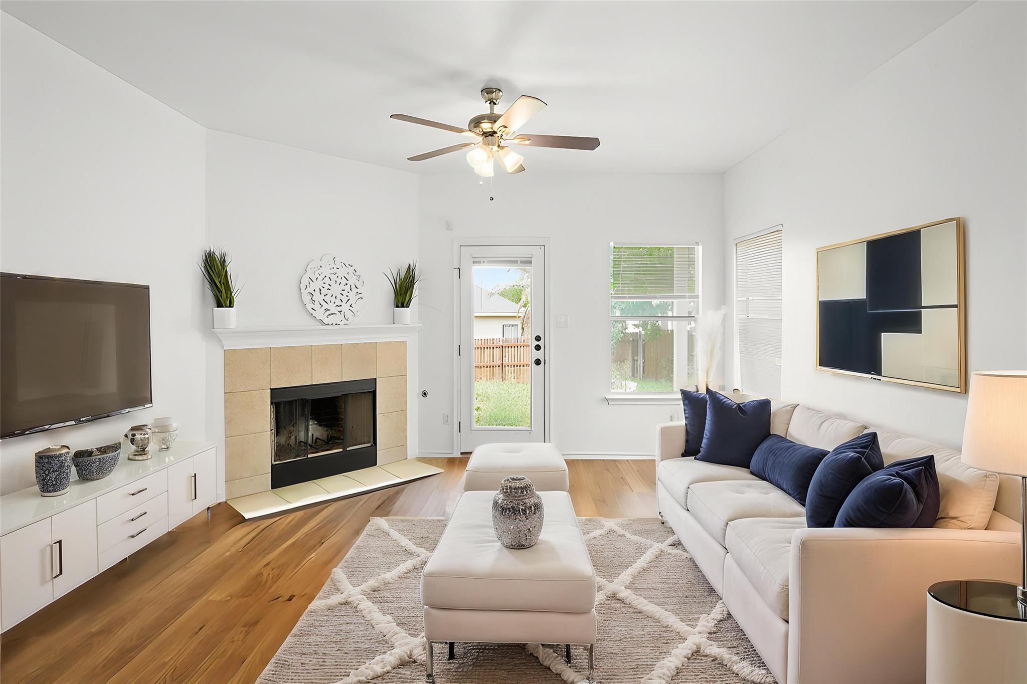 141 Ashwood N