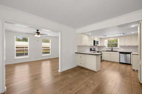 Tiny photo for 12900 Ben Milam DR, Manchaca, TX 78652 (MLS # 9526468)