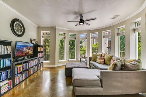 910 W 25th ST 206 Austin TX 78705