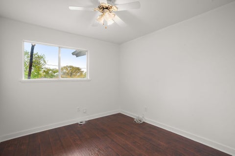Tiny photo for 1803 Elmira RD, Austin, TX 78721 (MLS # 6355336)