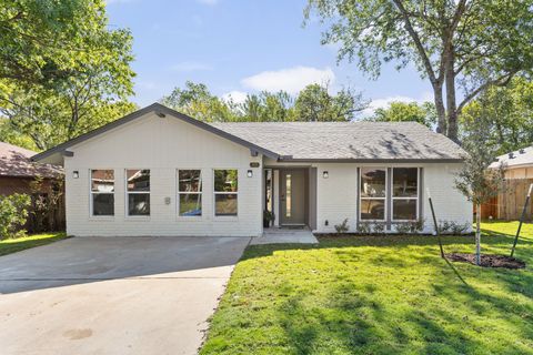 Photo of 10101 Woodhaven DR, Austin, TX 78753 (MLS # 2060636)