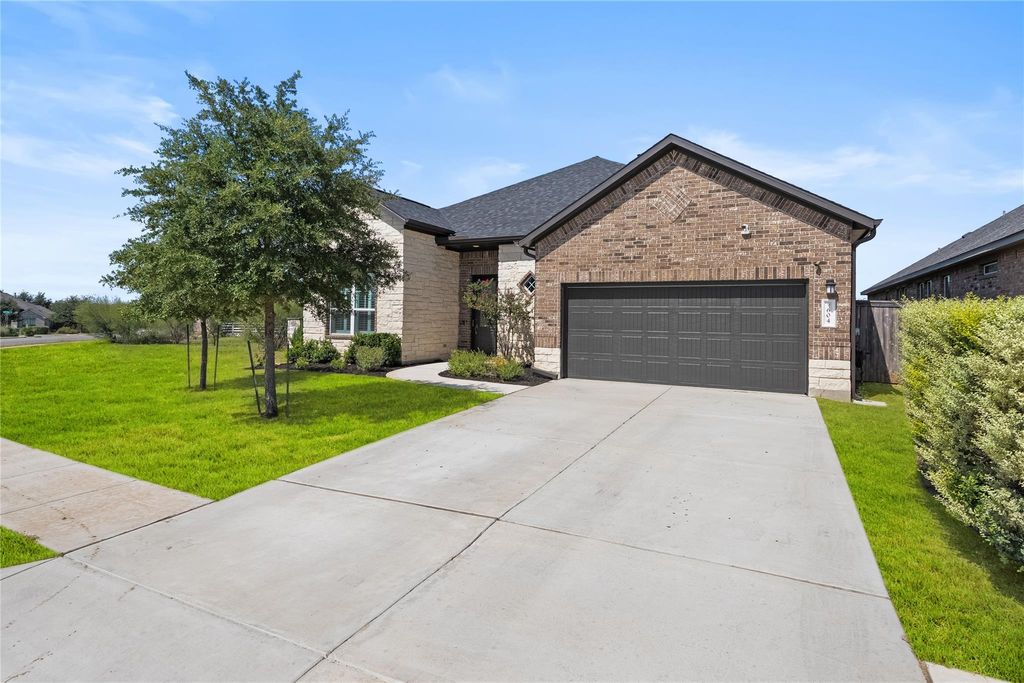 Photo of 604 Academy Oaks DR, San Marcos, TX 78666 (MLS # 1585125)