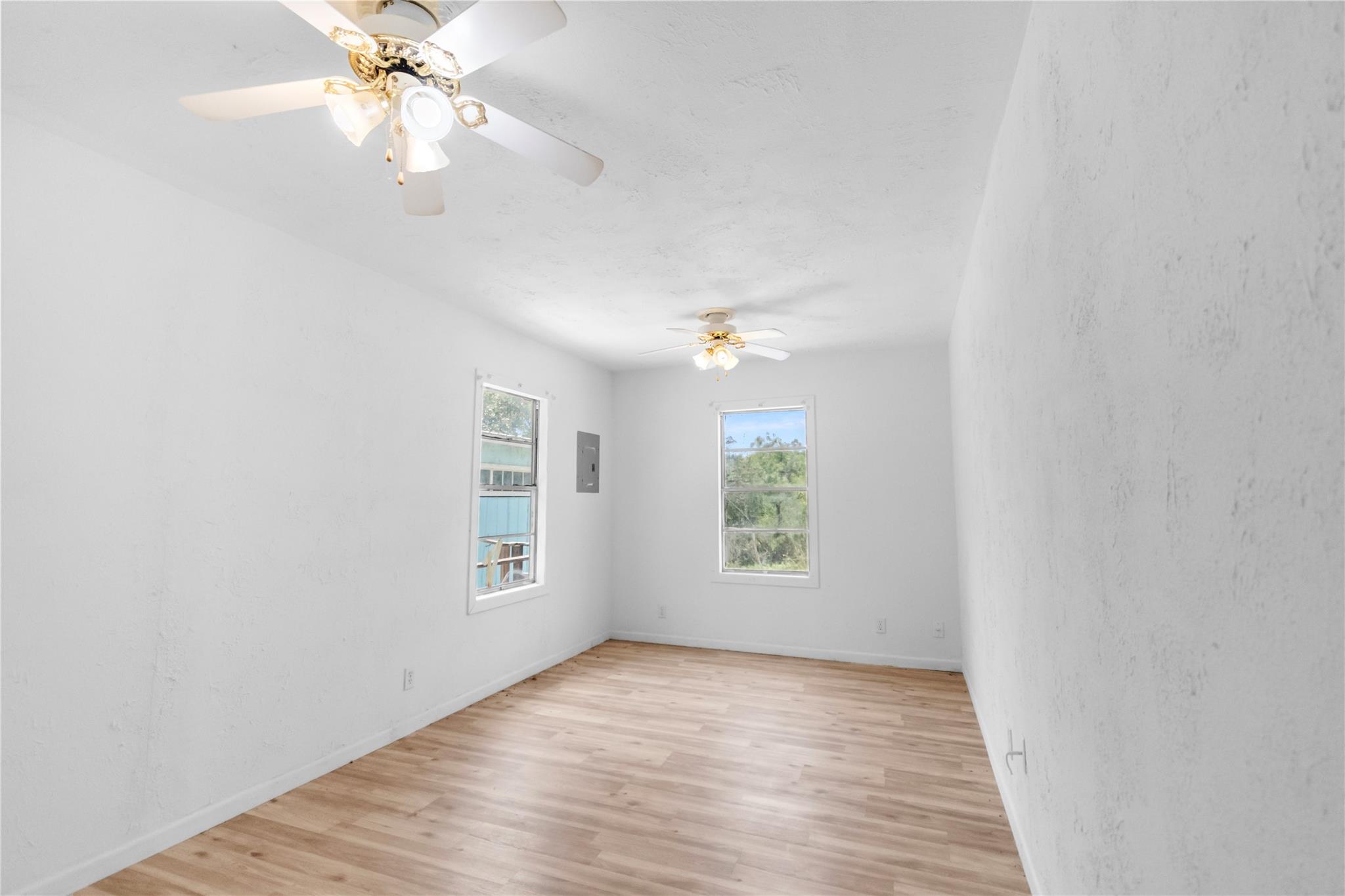106 Beach DR