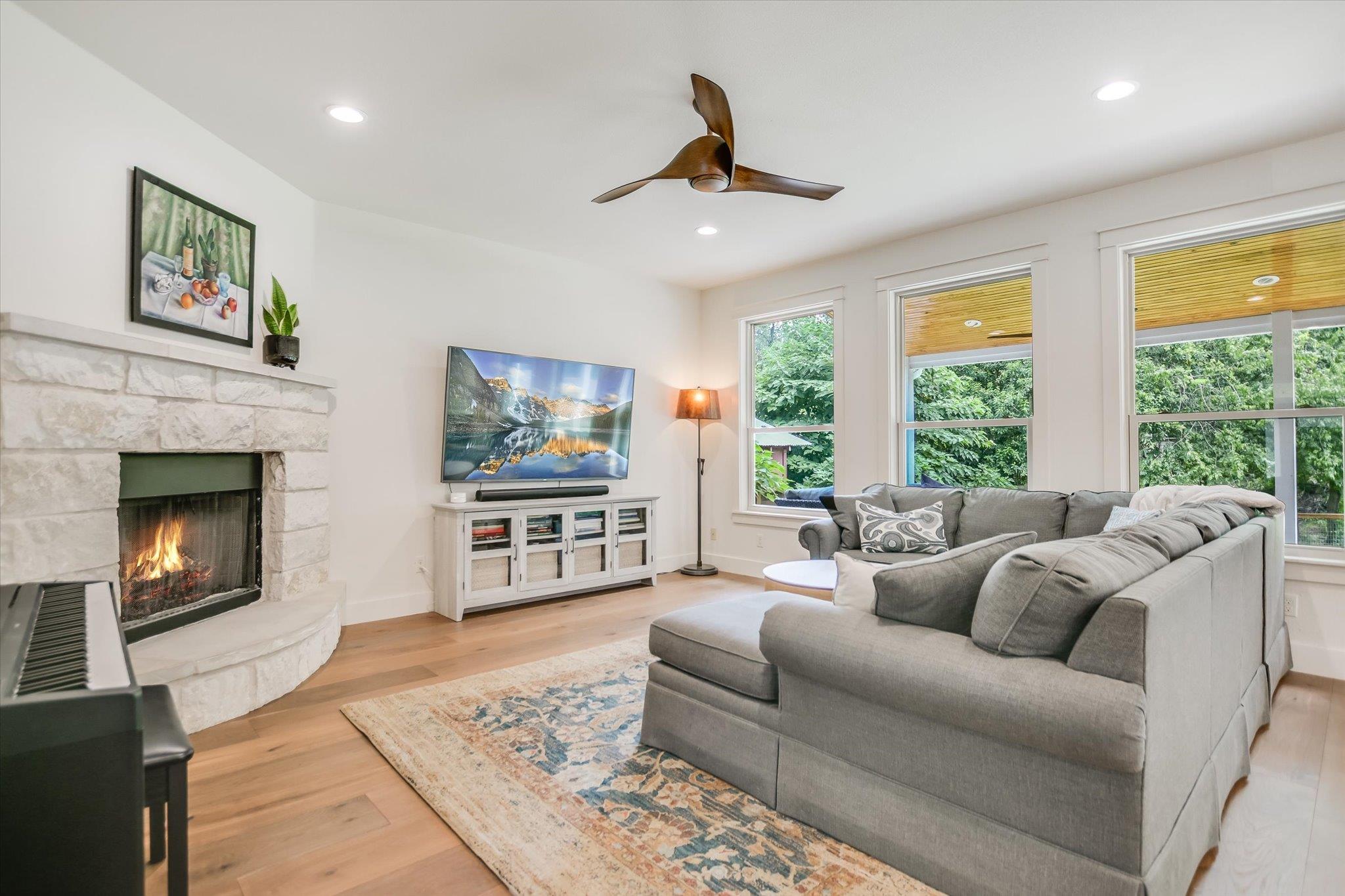 2707 La Mesa DR