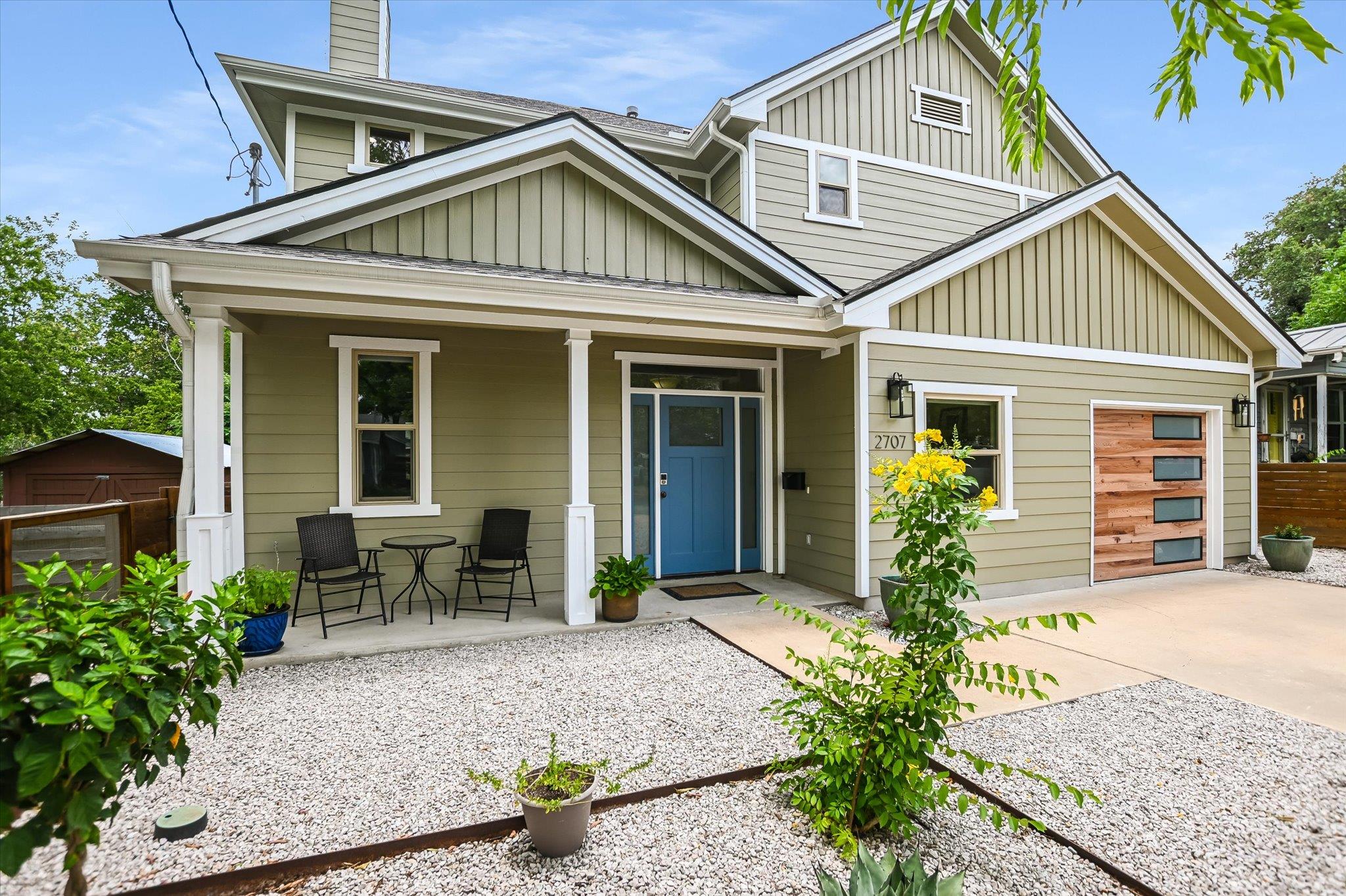 2707 La Mesa DR