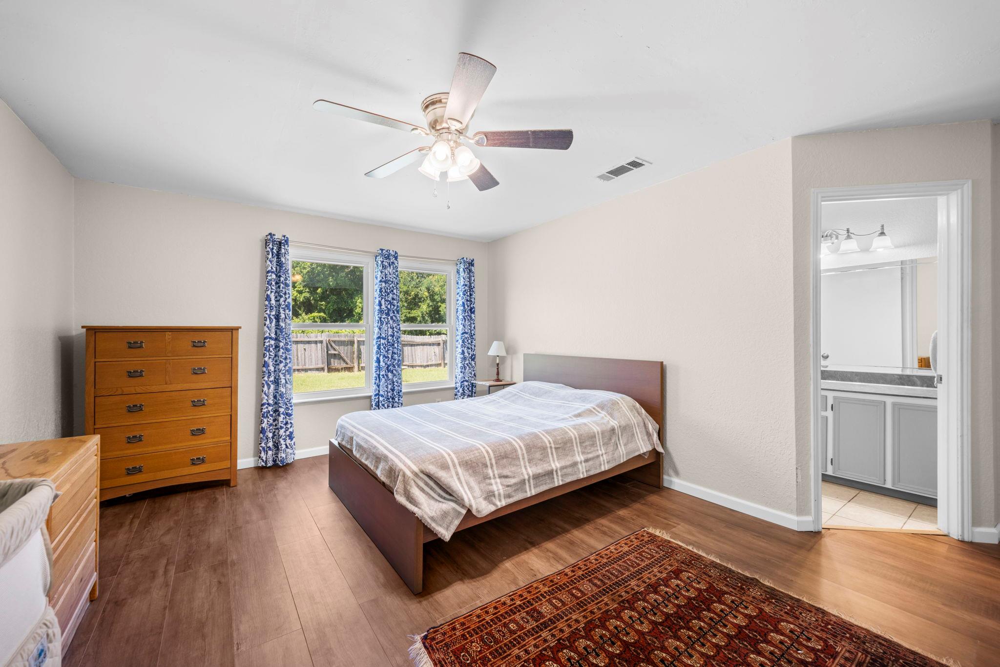 213 W Anderson Ave