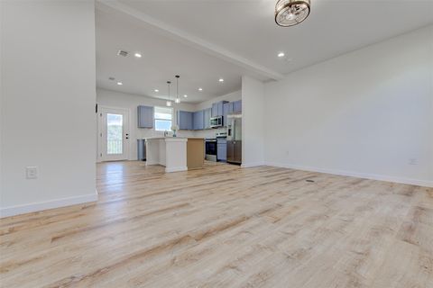 Tiny photo for 18414 Roundrock RD, Jonestown, TX 78645 (MLS # 9784947)