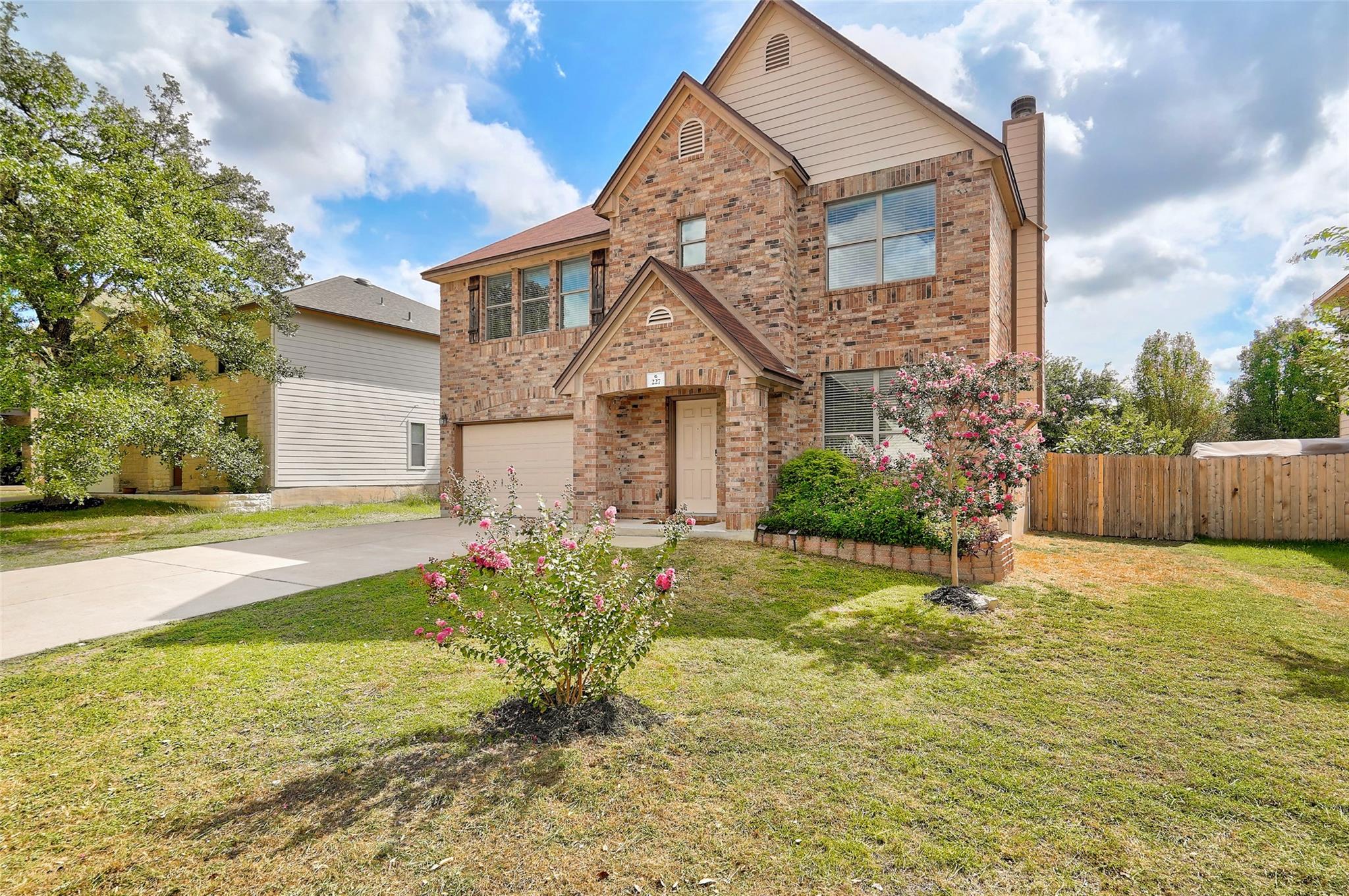 227 Woodlake DR