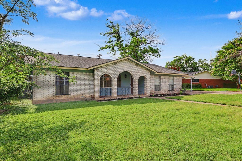 Photo of 1811 Terry LN, Georgetown, TX 78628 (MLS # 4860348)