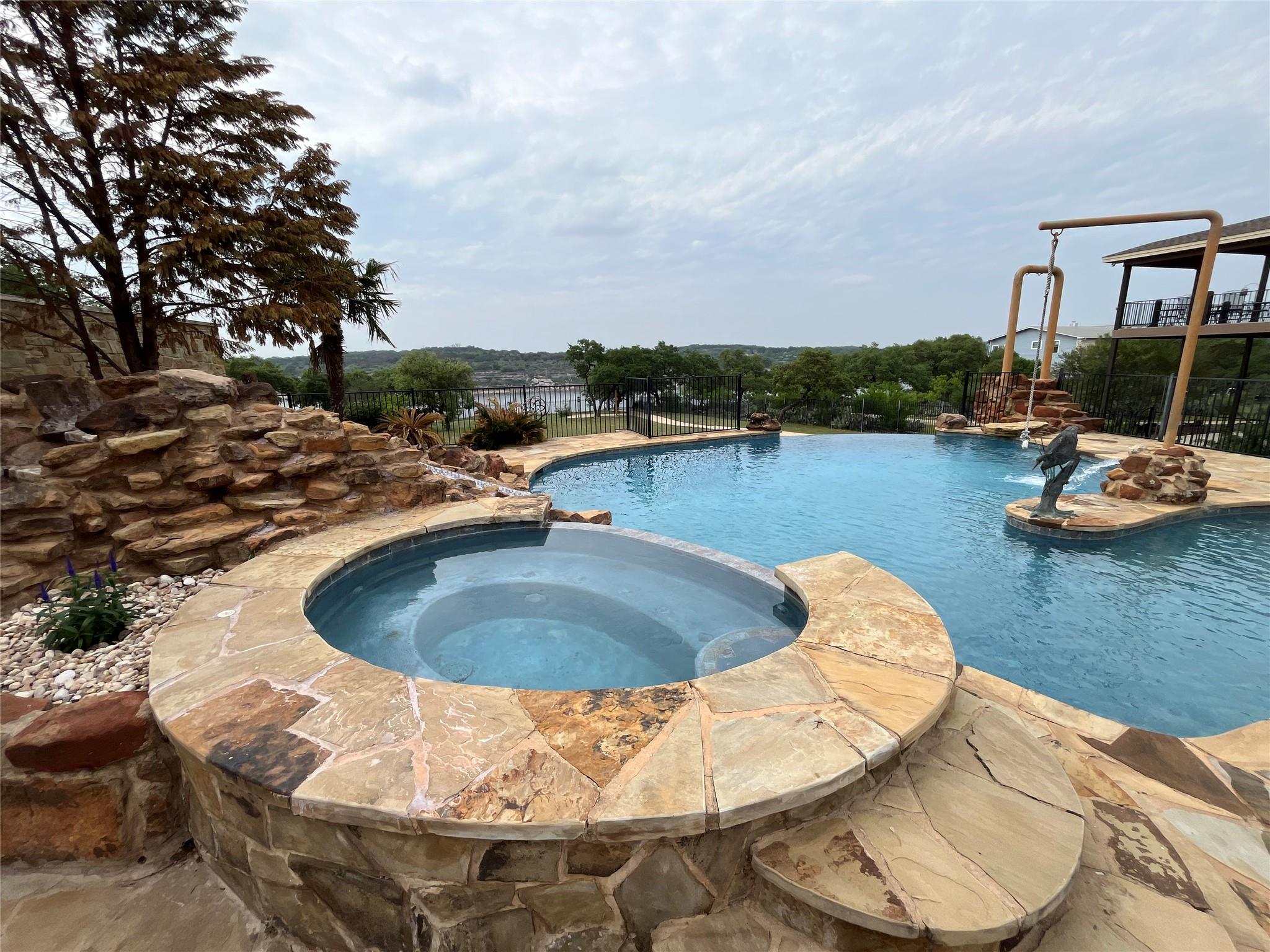22027 REDBIRD DR