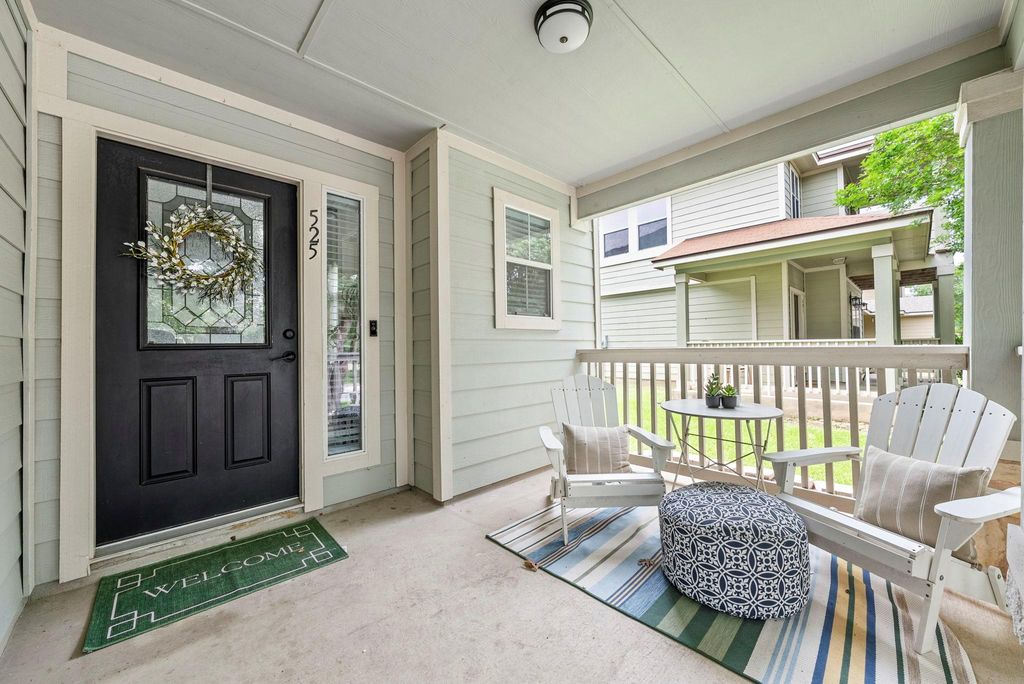 Photo of 525 Rolling Oak DR, Round Rock, TX 78664 (MLS # 2601773)