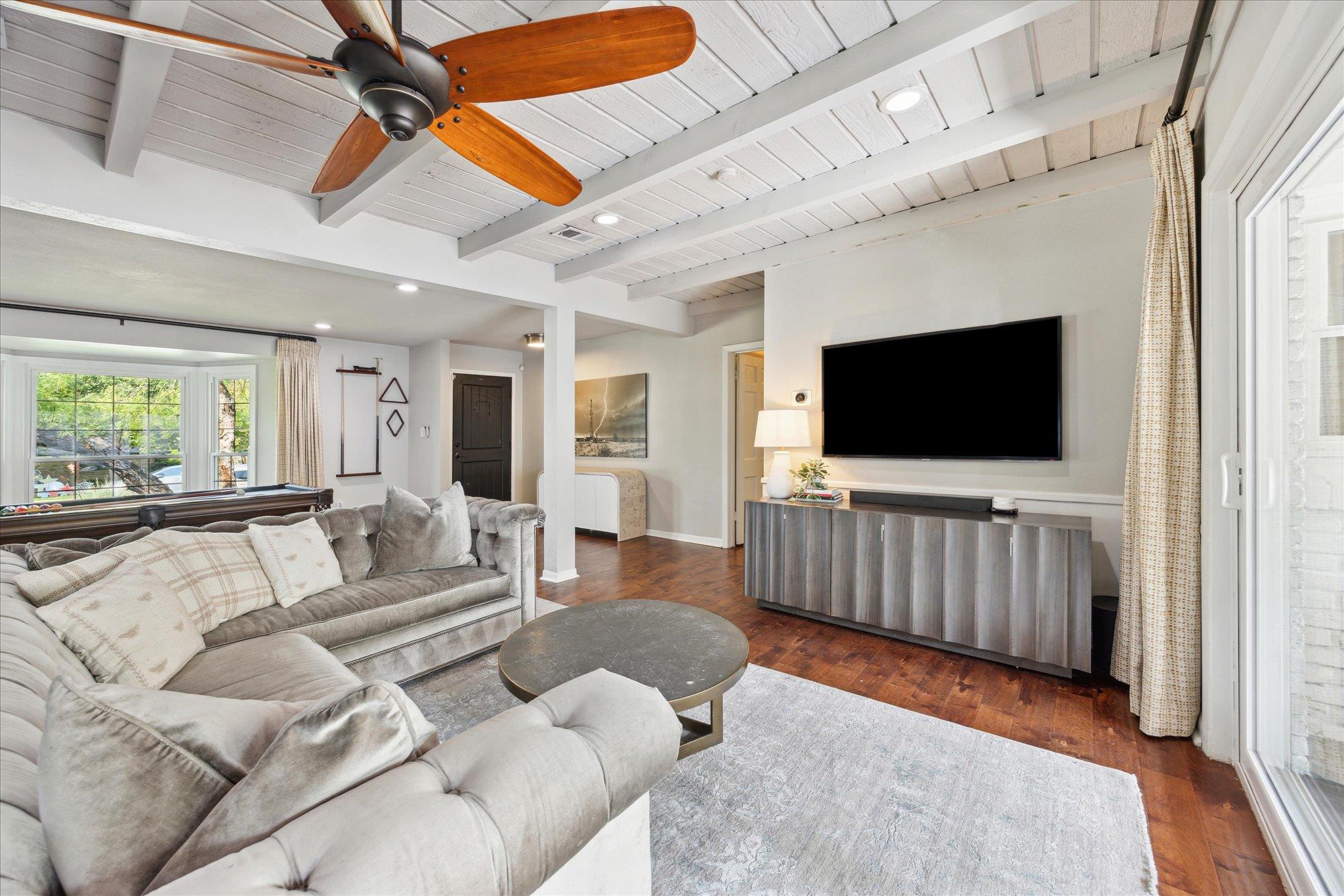 5808 Marilyn DR