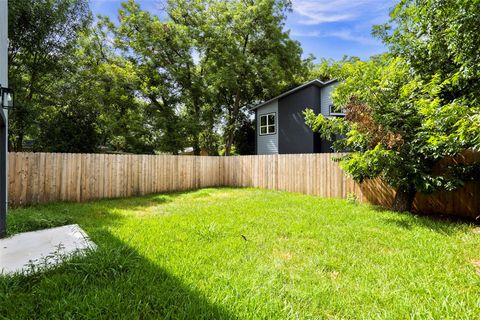 Tiny photo for 3611 Munson ST, Austin, TX 78721 (MLS # 7756908)