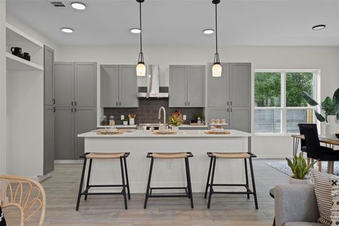 Tiny photo for 3611 Munson ST, Austin, TX 78721 (MLS # 7756908)