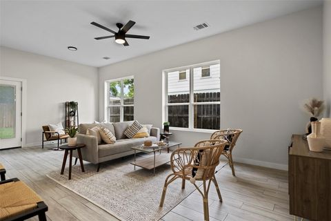 Tiny photo for 3611 Munson ST, Austin, TX 78721 (MLS # 7756908)