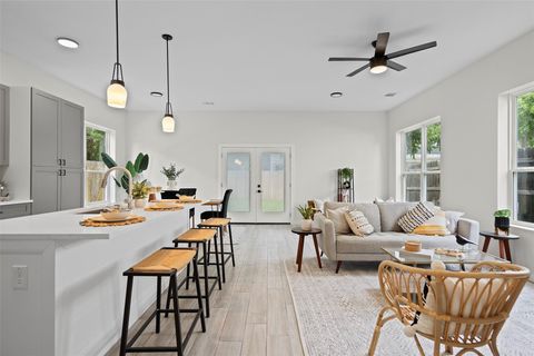 Tiny photo for 3611 Munson ST, Austin, TX 78721 (MLS # 7756908)