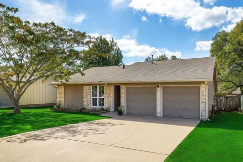 Photo of 5507 Porsche LN, Austin, TX 78749 (MLS # 6409047)
